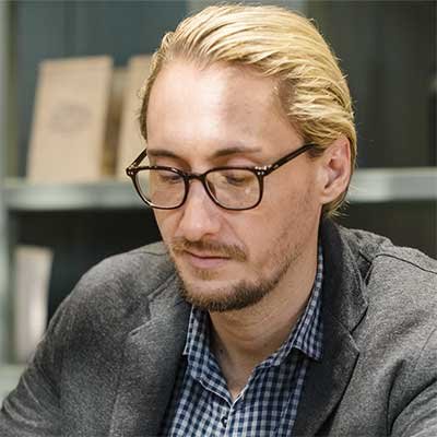 Deals Specialist